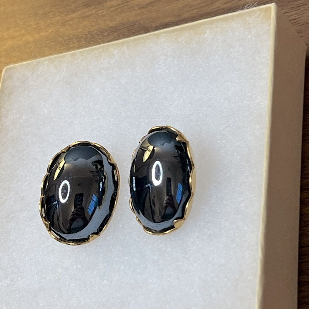 Beautiful Glossy Stone Vintage Clip-On Earrings - Picture 4 of 6